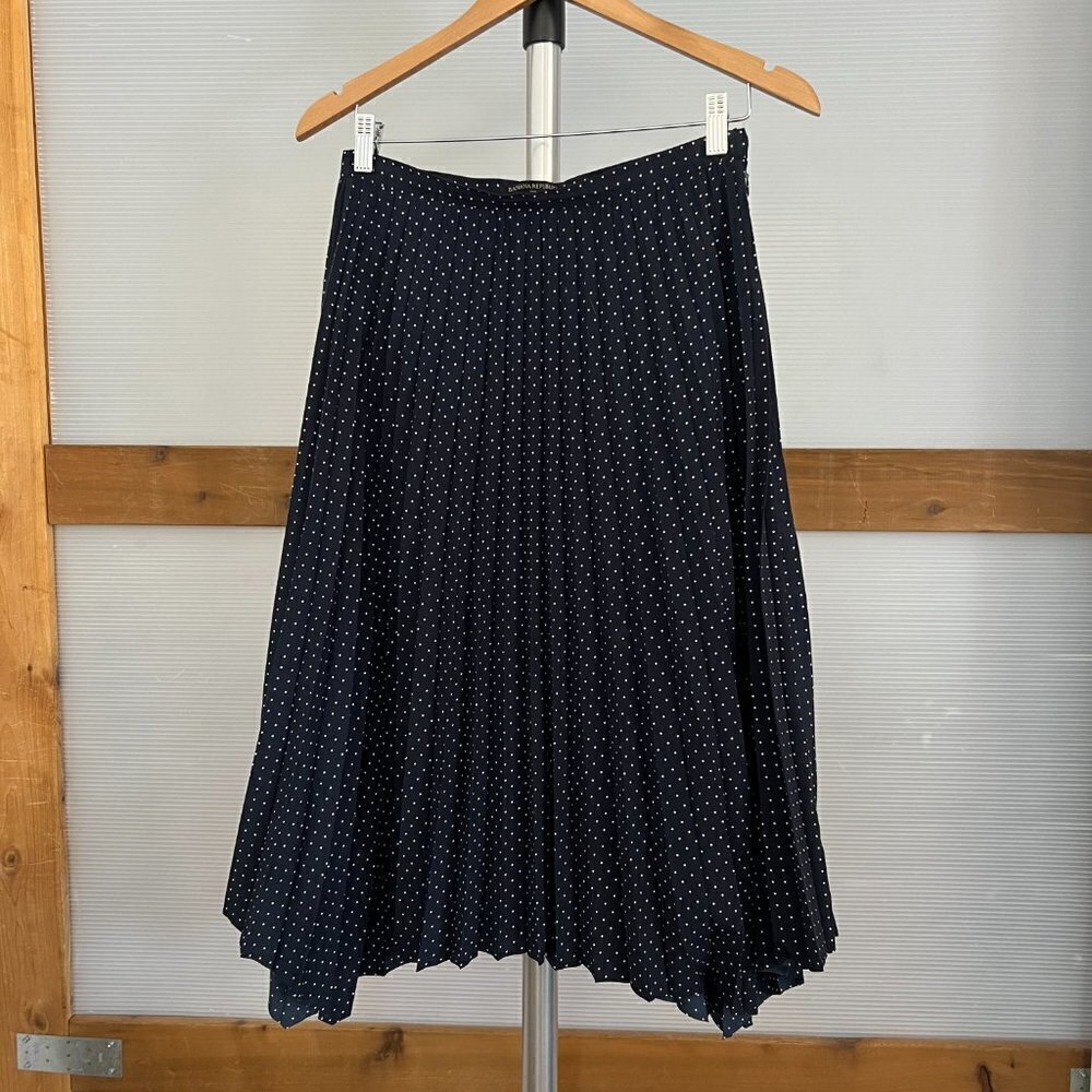 BR Fcty Asymmetrical‎ Hem Navy White Polka Dot Lined Pleated Midi Skirt Sz 2